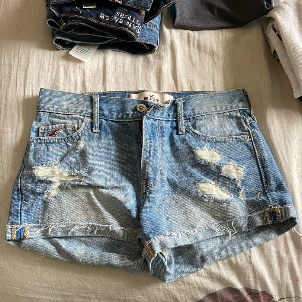 Light wash Hollister shorts high waisted